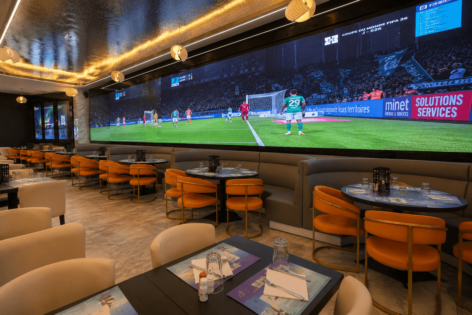 Écran géant de 45 m² pour rediffusion des matchs — Grill du Haillan Bordeaux